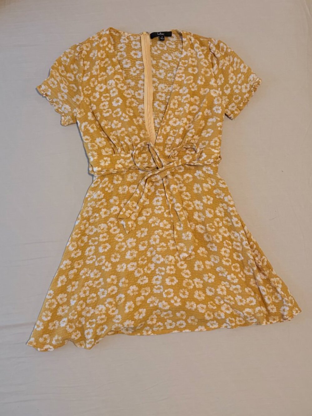 Lulu's Garden Explorer Rayon Mustard Yellow Floral V-Neck Mini Dress, size S